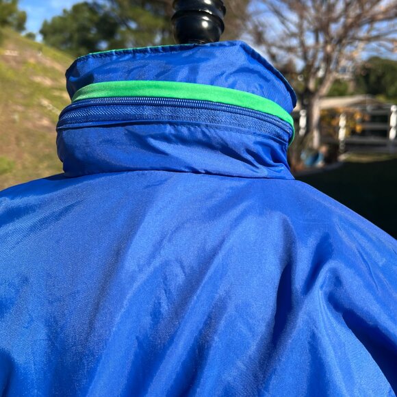 90's Colorful Windbreaker - Lightweight Ski Jacket - Size Small - Outdoor Scene - Picture 7 of 14